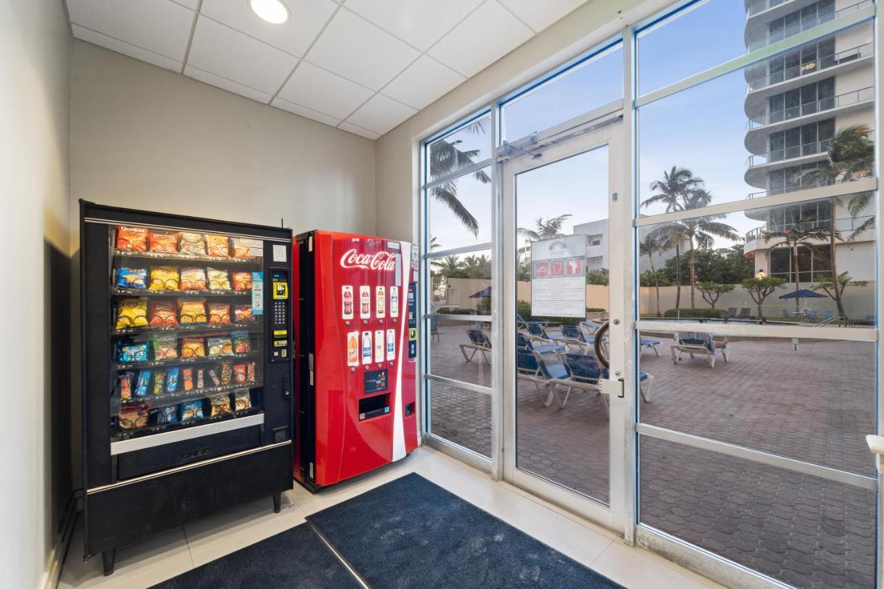 Luxury Beachfront Condo Private Beach Access, Pool & Game Room!!! Hollywood Exterior photo